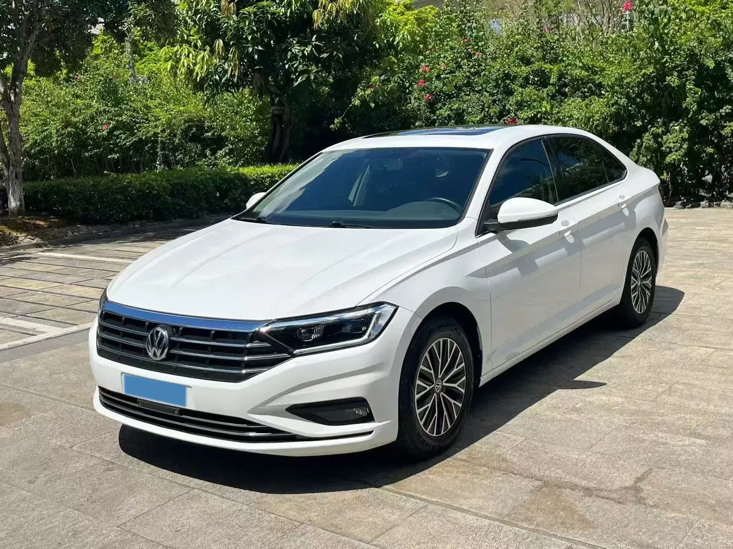 2019 VOLKSWAGEN SAGITAR view 1