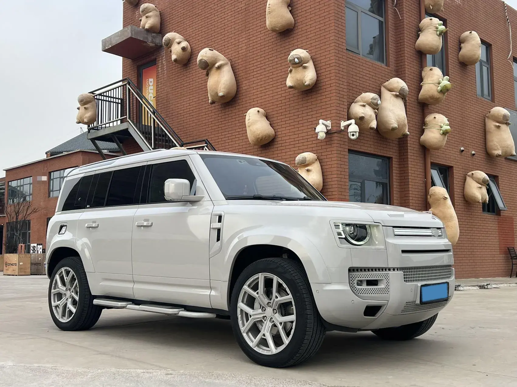 2022 LAND ROVER thumbnail 2