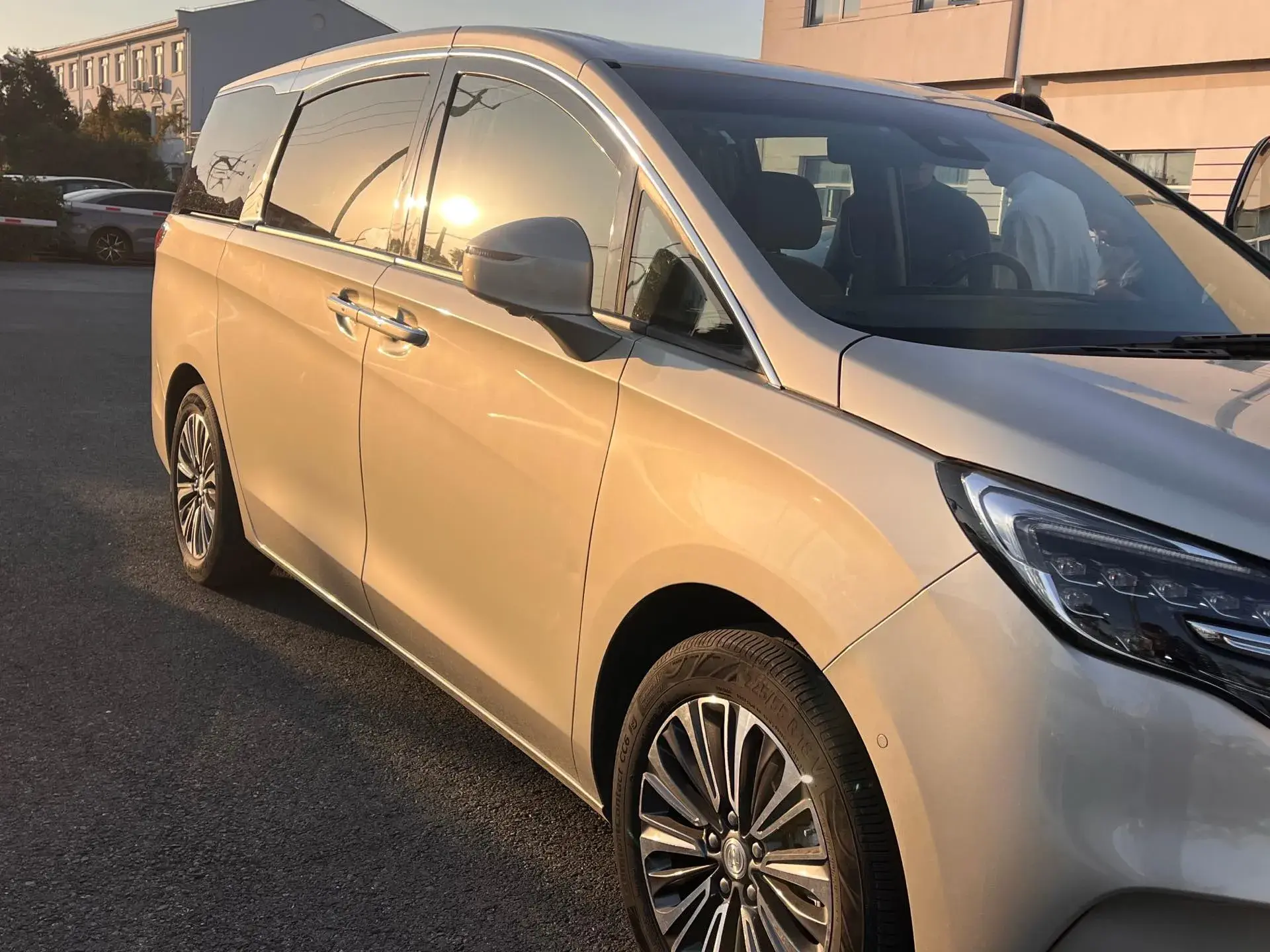 2022 BUICK GL8 thumbnail 3