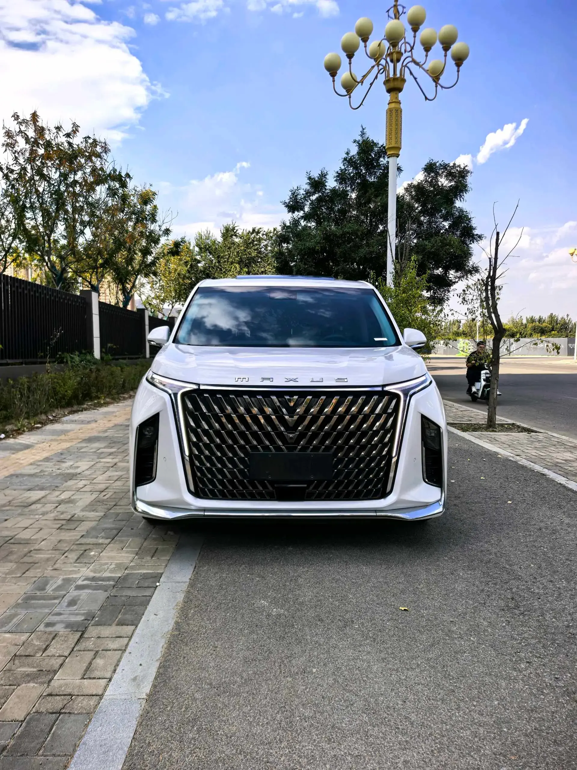 2022 MAXUS G90 thumbnail 2