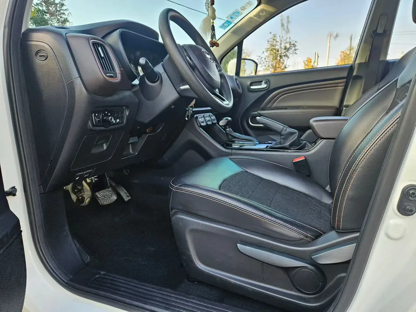 2017 GAC TRUMPCHI thumbnail 4