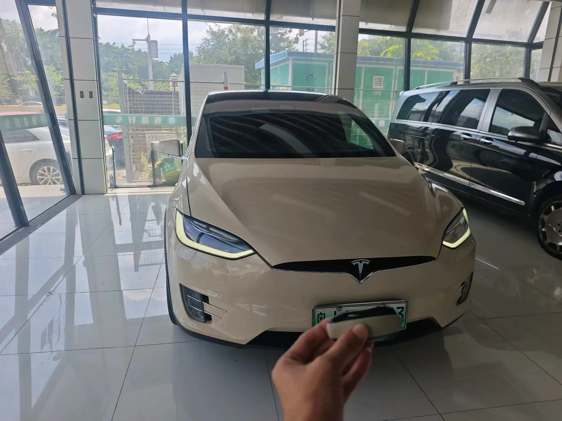 2019 TESLA MODEL thumbnail 2