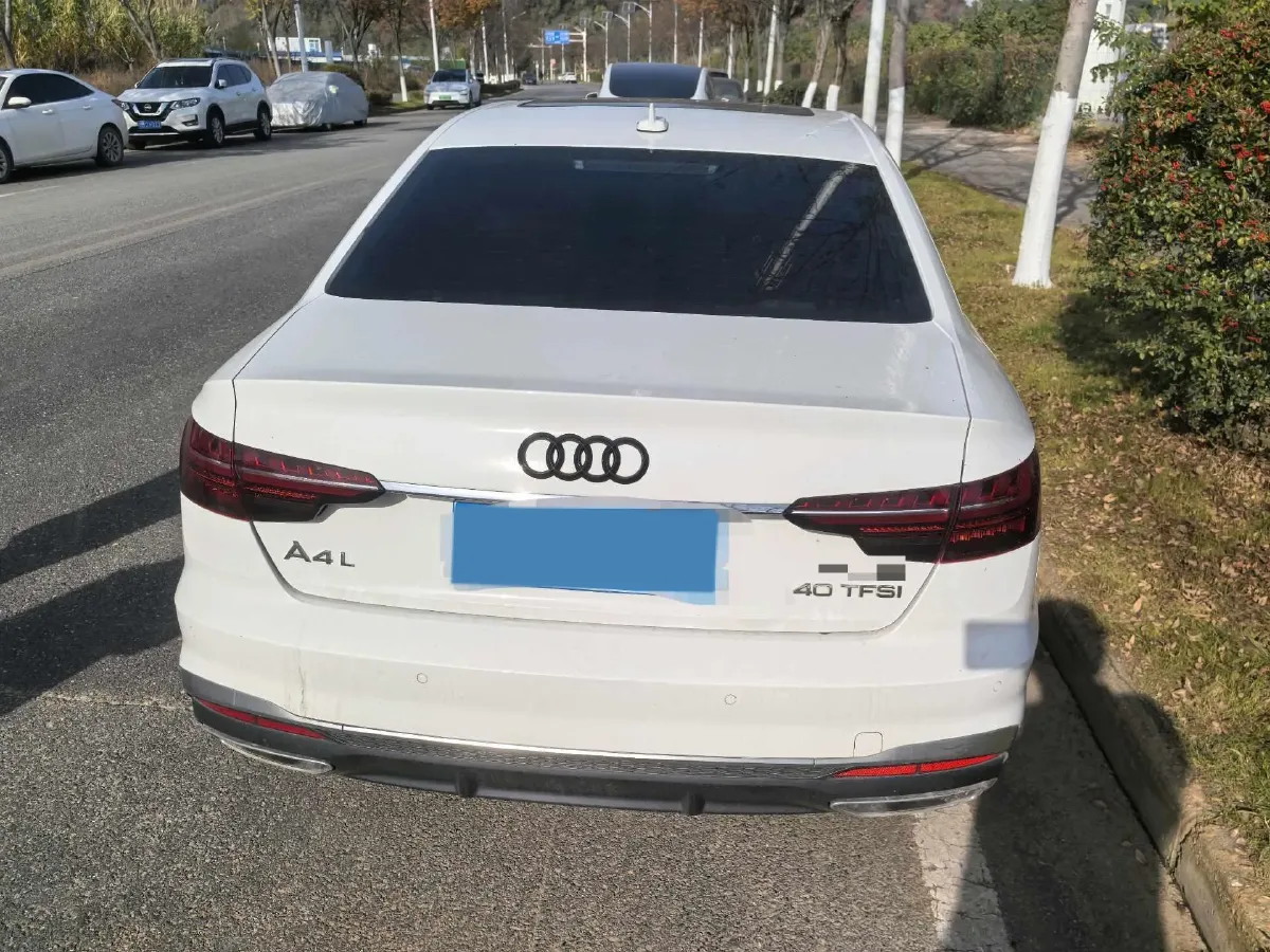 2022 Audi A4L 2.0T 190HP L4 7DCT,autocango,china used car exporter,china ev exporter,chinese used car exporter,chinese used ev exporter