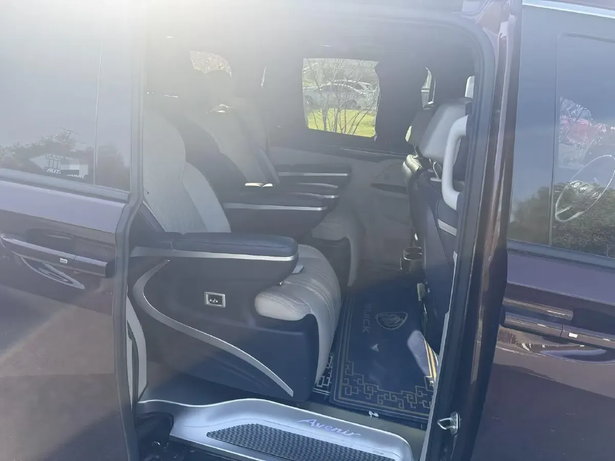 2022 Buick GL8 2.0T 237HP L4 9AT,autocango,china used car exporter,china ev exporter,chinese used car exporter,chinese used ev exporter