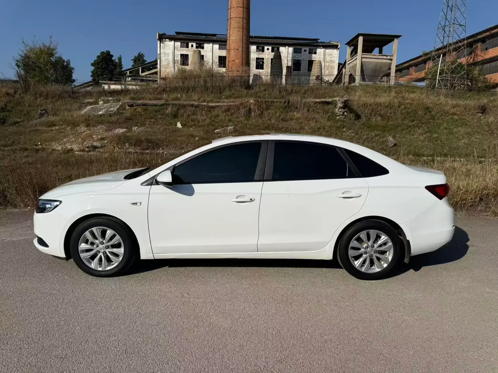 2021 BUICK EXCELLE thumbnail 3