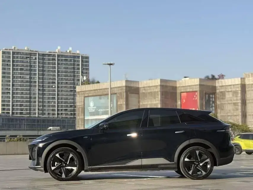 2023 DEEPAL S07 thumbnail 3