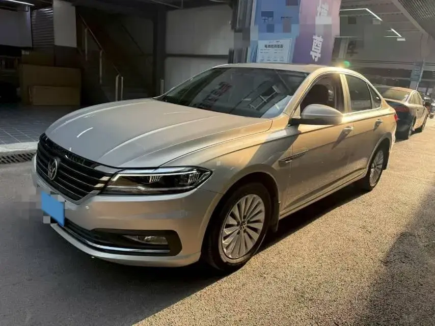 2021 VOLKSWAGEN LAVIDA view 1