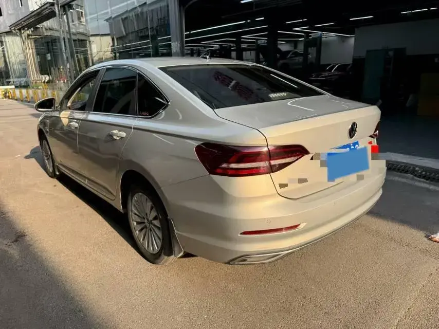 2021 VOLKSWAGEN LAVIDA thumbnail 4