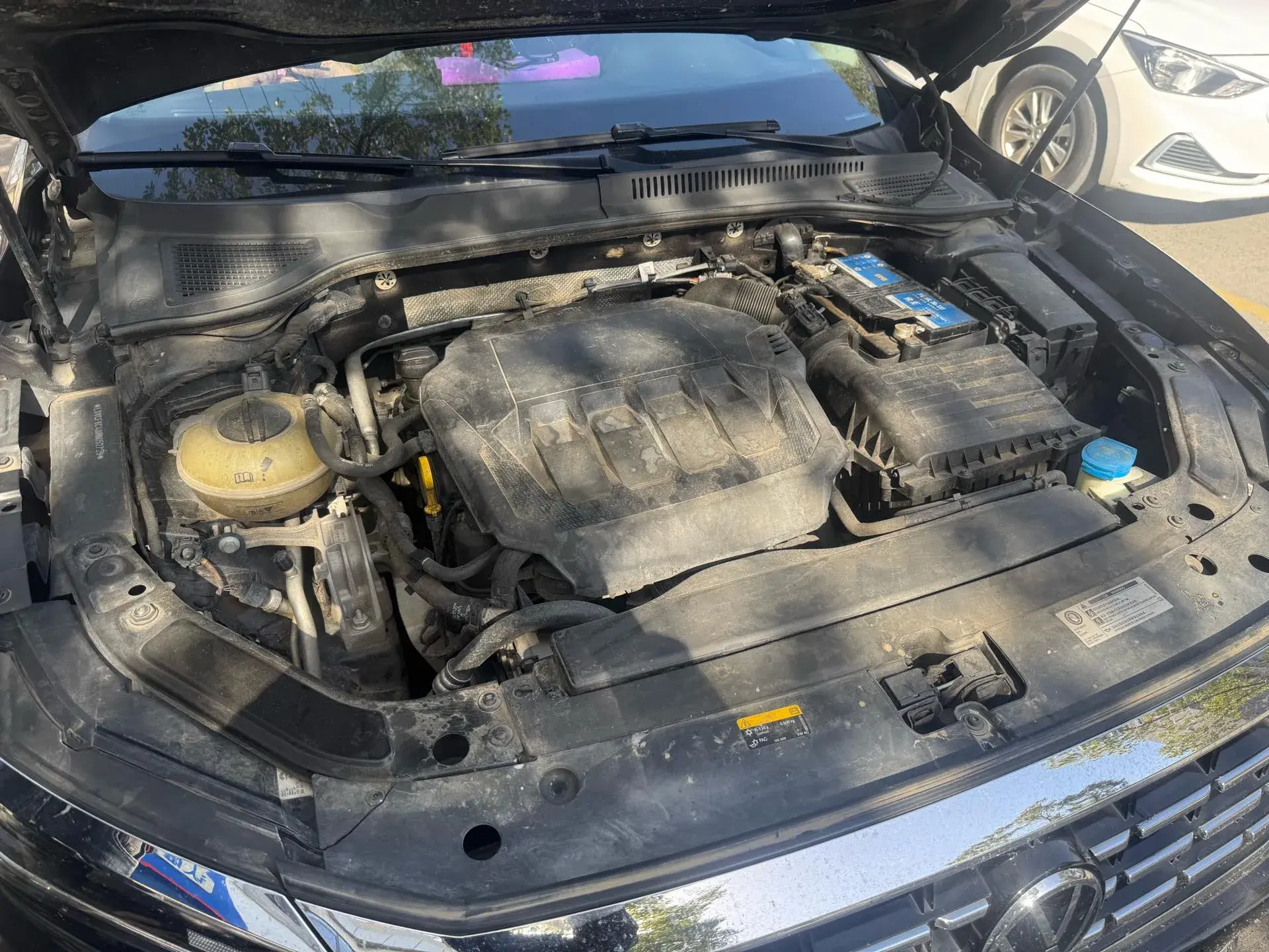 2021 VOLKSWAGEN PASSAT thumbnail 4