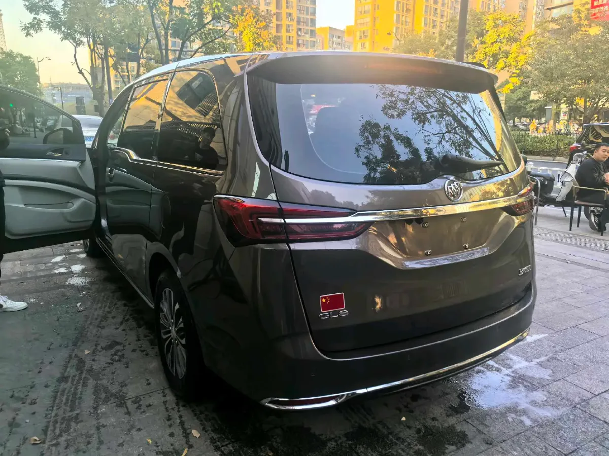 2023 Buick GL8 2.0T 237HP L4 9AT,autocango,china used car exporter,china ev exporter,chinese used car exporter,chinese used ev exporter