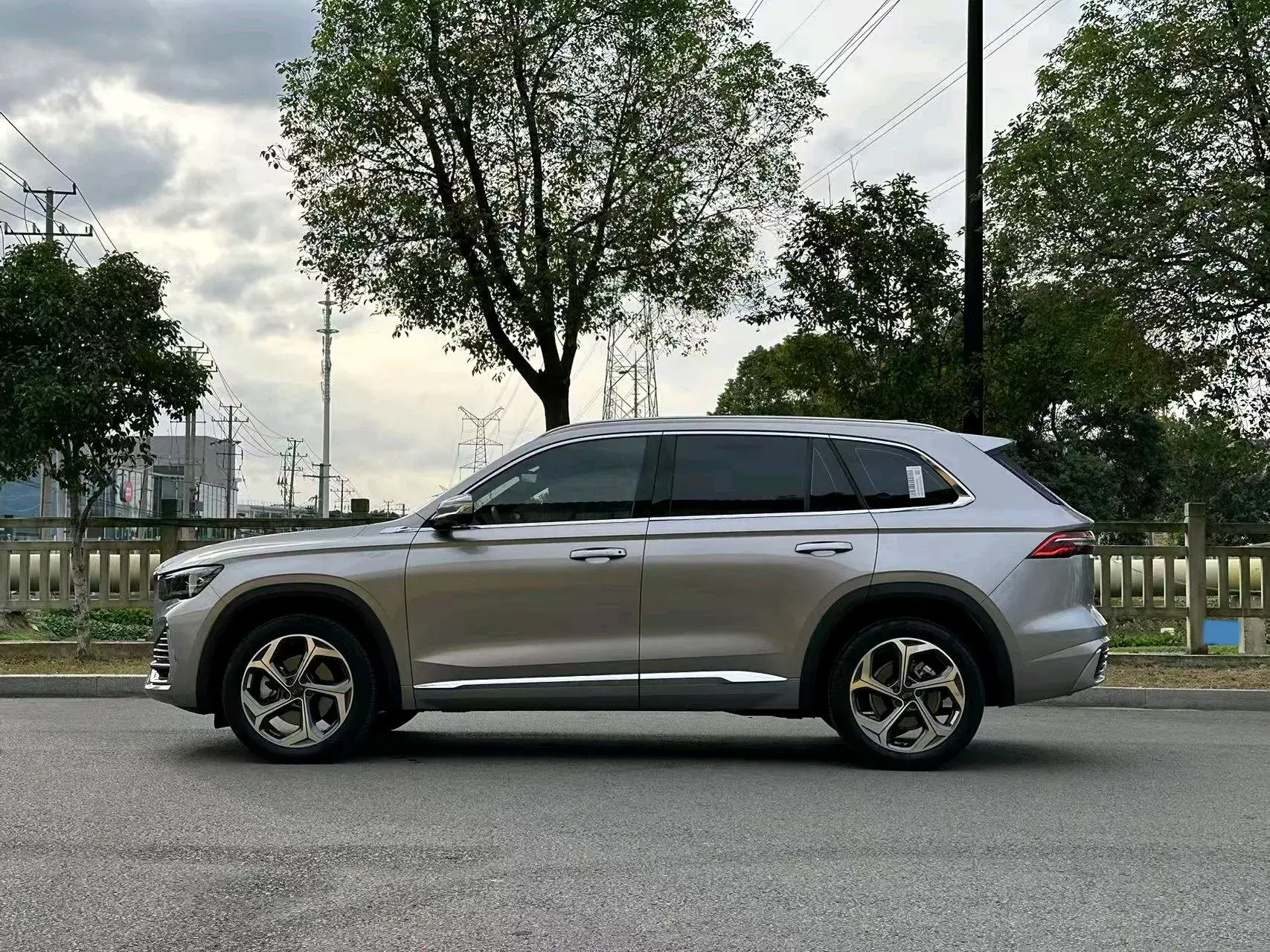 2024 GEELY MONJARO thumbnail 4