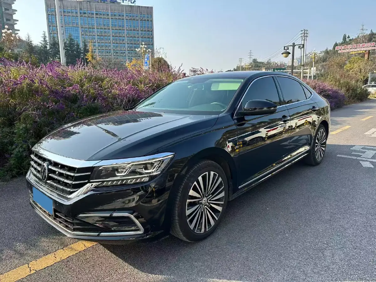 2021 Volkswagen Passat 2.0T 186HP L4 7DCT