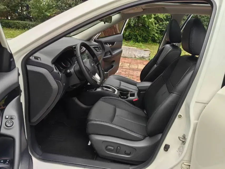 2020 Nissan X-Trail 2.0L 154HP L4 CVT,autocango,china used car exporter,china ev exporter,chinese used car exporter,chinese used ev exporter