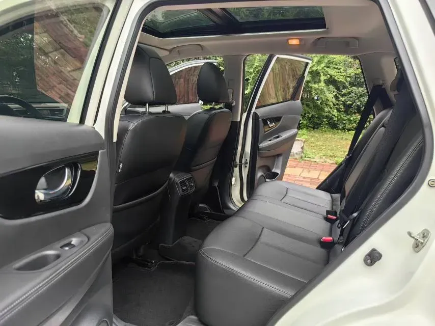 2020 Nissan X-Trail 2.0L 154HP L4 CVT,autocango,china used car exporter,china ev exporter,chinese used car exporter,chinese used ev exporter