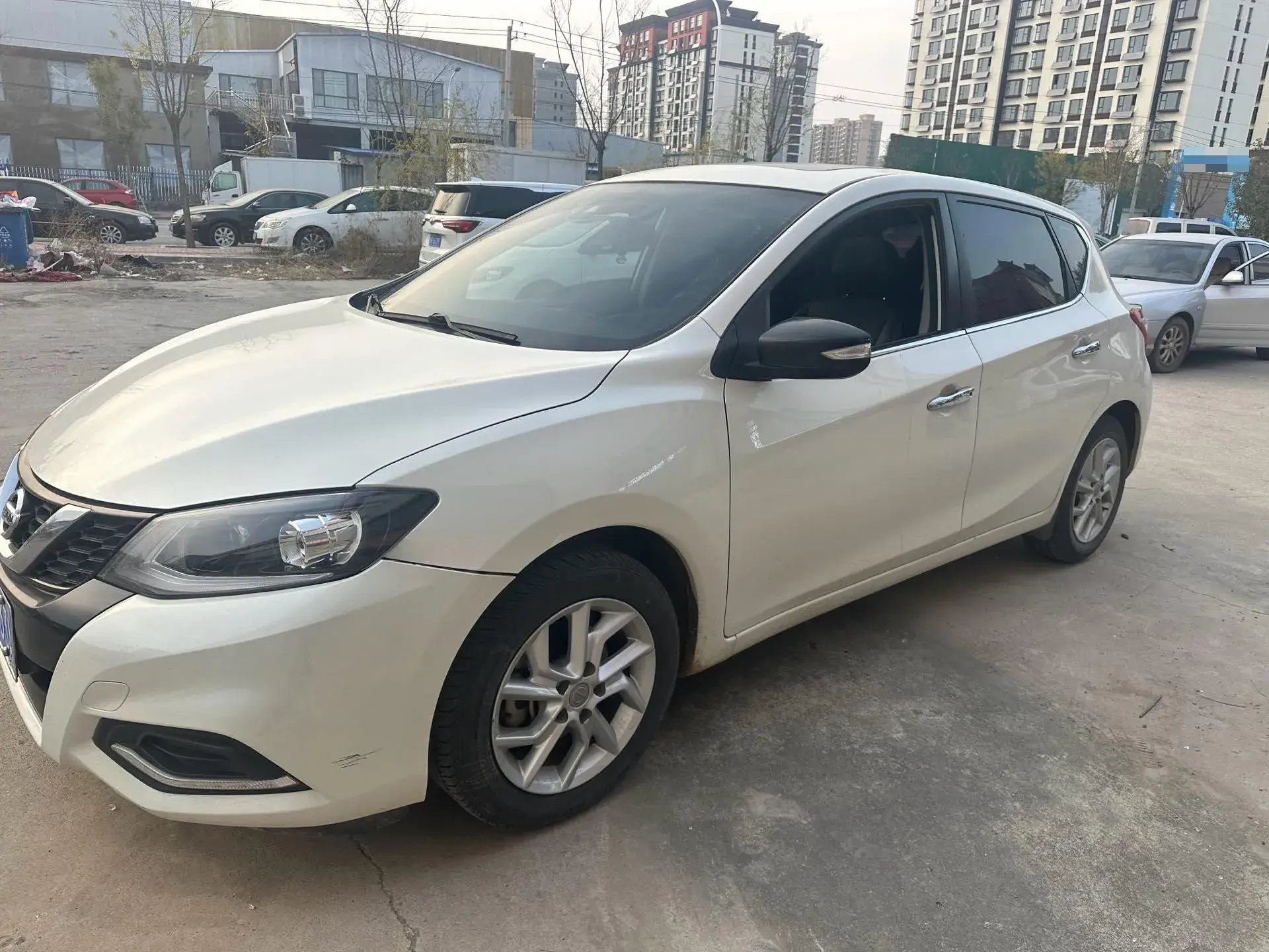 2021 NISSAN TIIDA thumbnail 2