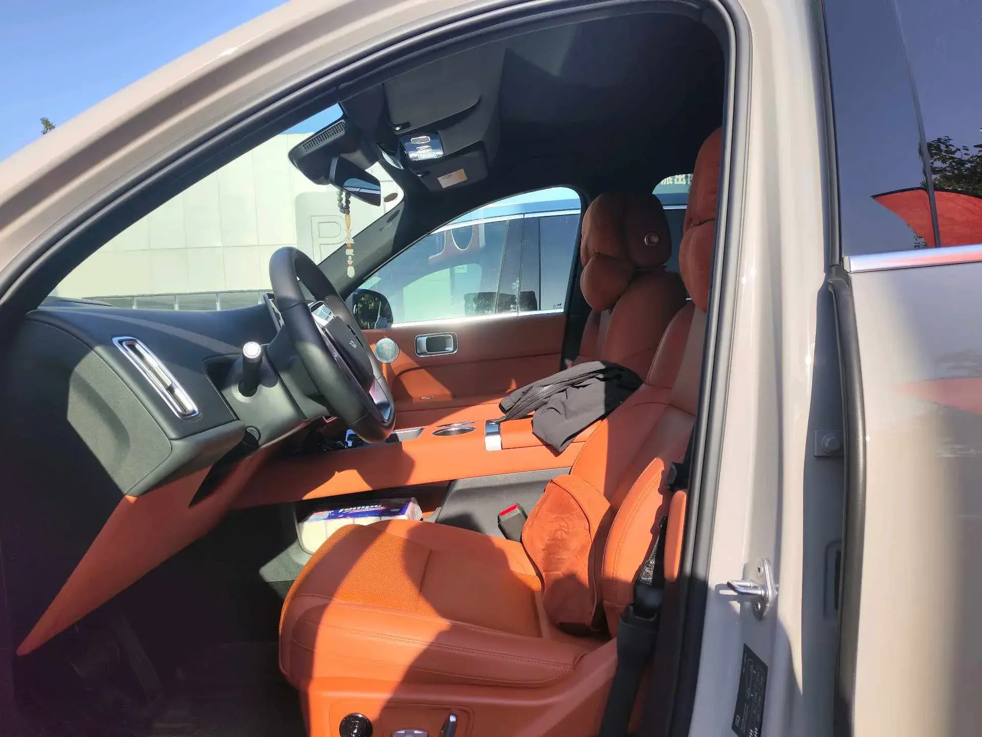 2024 LI L6 thumbnail 4