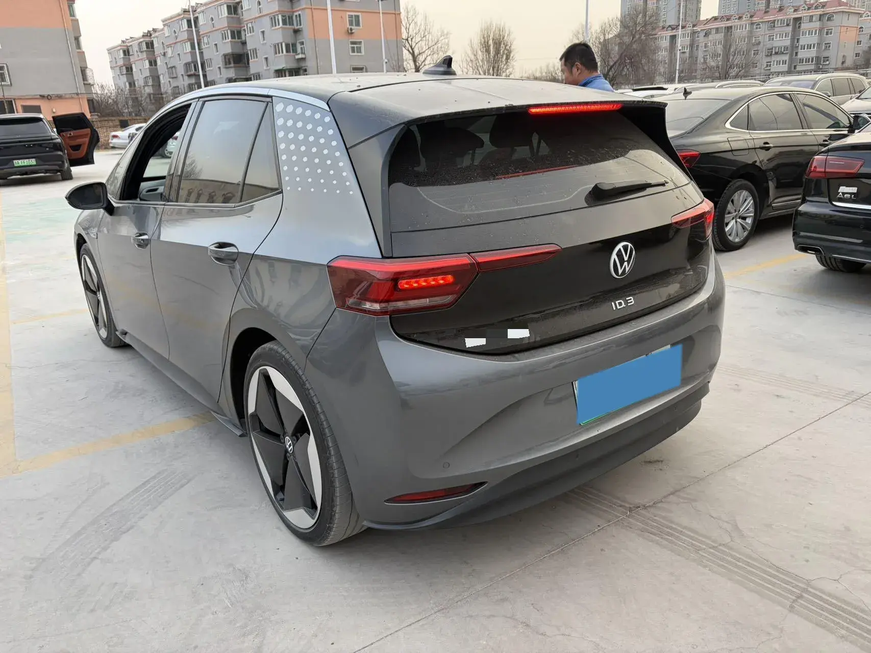 2023 VOLKSWAGEN ID.3 thumbnail 4