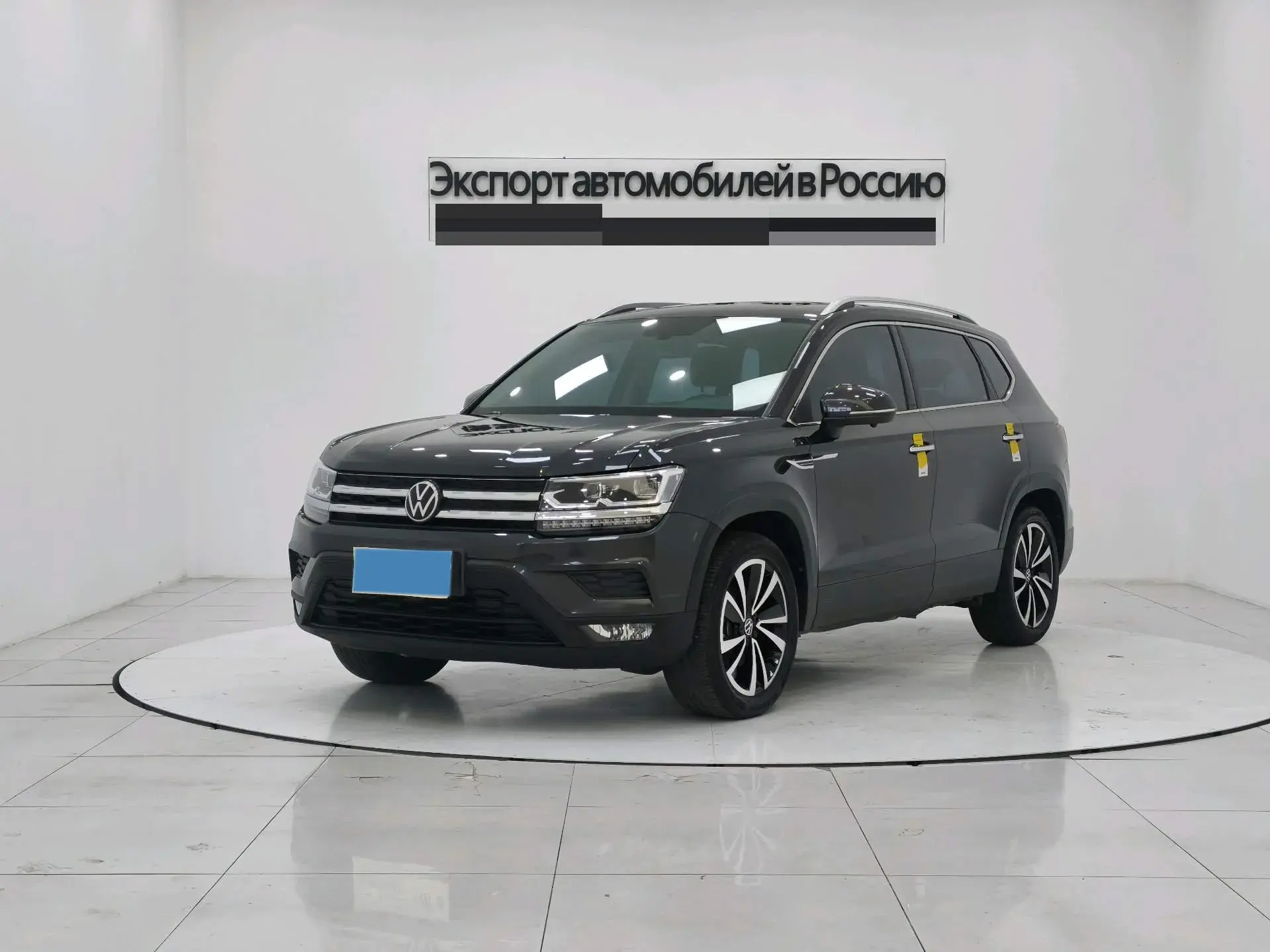 2022 VOLKSWAGEN THARU view 1