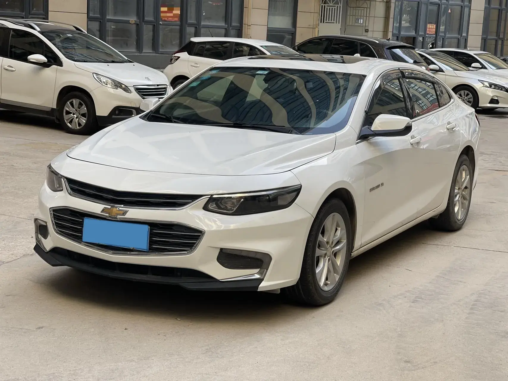 2018 CHEVROLET MALIBU view 1