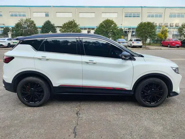 2021 GEELY COOLRAY thumbnail 2