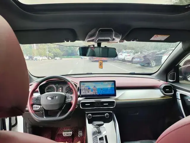 2021 GEELY COOLRAY thumbnail 3