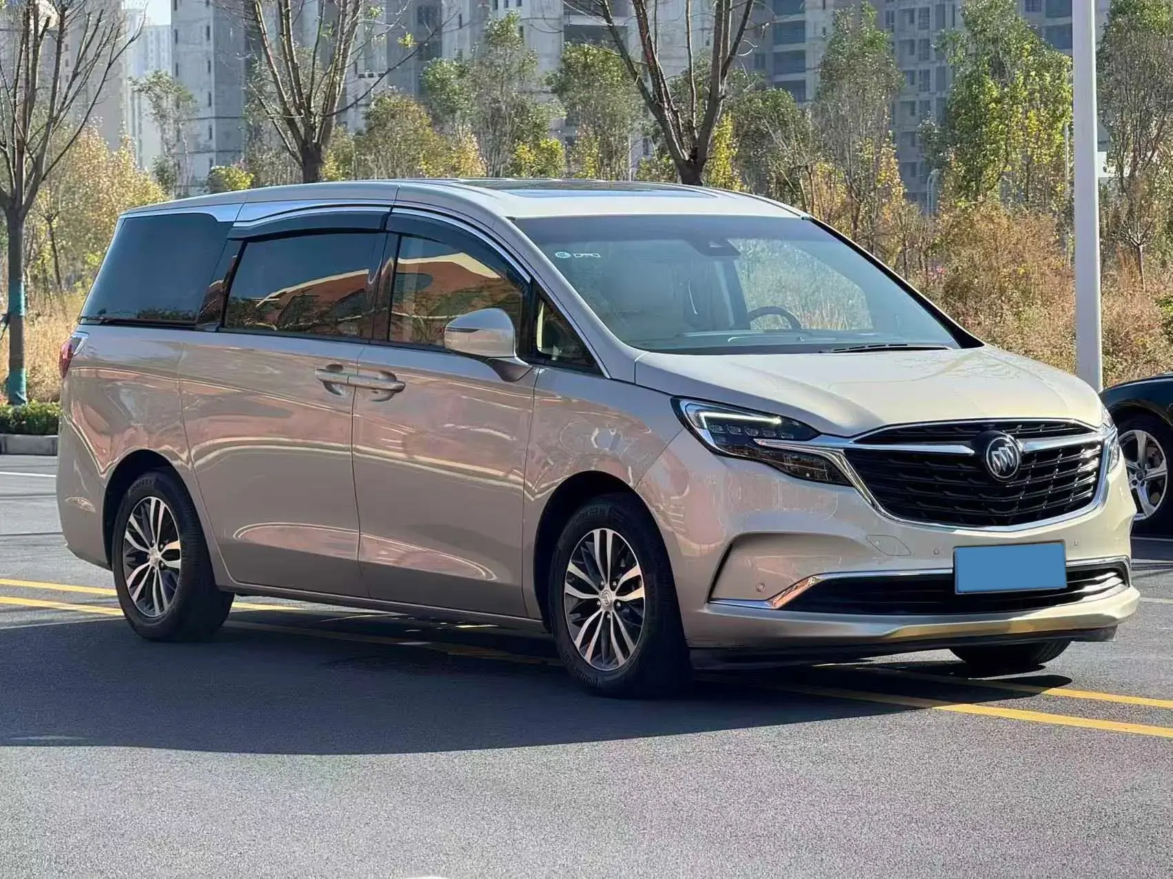 2022 BUICK GL8 thumbnail 3