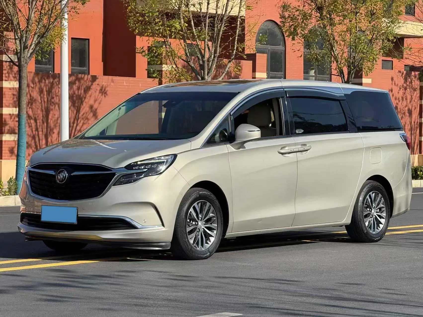 2022 BUICK GL8 view 1