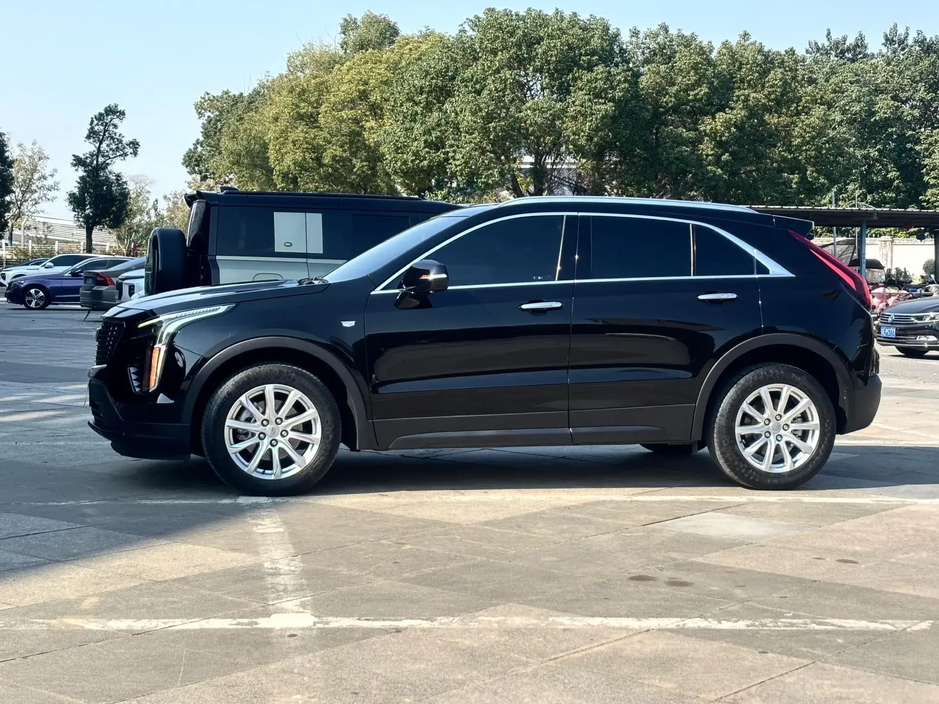 2021 CADILLAC XT4 thumbnail 3