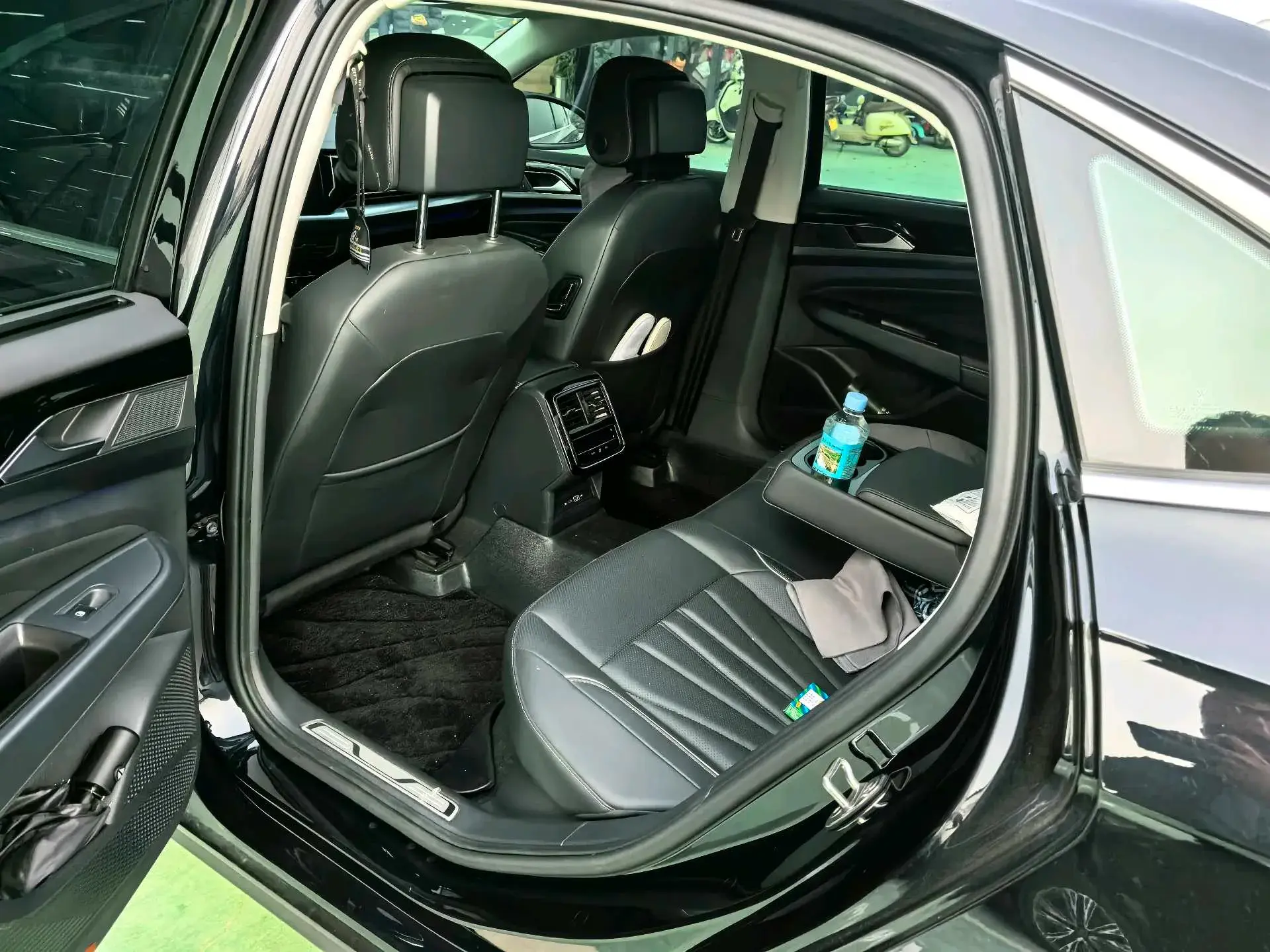 2024 VOLKSWAGEN PASSAT thumbnail 4