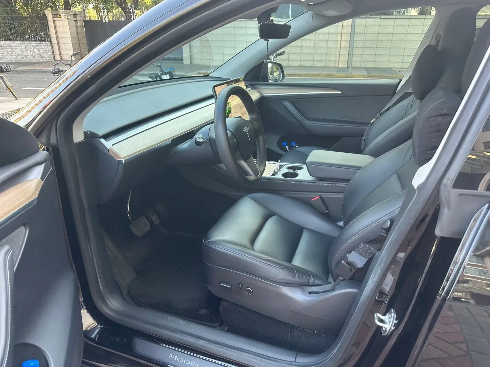 2022 TESLA MODEL thumbnail 3