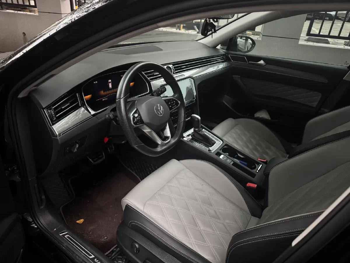 2023 Volkswagen Magotan 2.0T 186HP L4 7DCT,autocango,china used car exporter,china ev exporter,chinese used car exporter,chinese used ev exporter