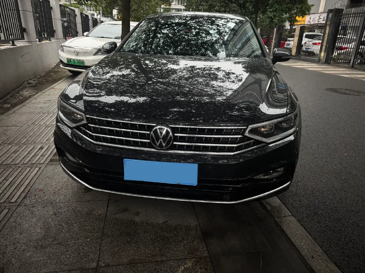 2023 Volkswagen Magotan 2.0T 186HP L4 7DCT,autocango,china used car exporter,china ev exporter,chinese used car exporter,chinese used ev exporter