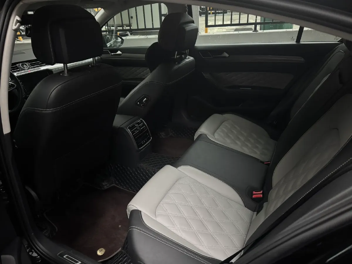 2023 Volkswagen Magotan 2.0T 186HP L4 7DCT,autocango,china used car exporter,china ev exporter,chinese used car exporter,chinese used ev exporter