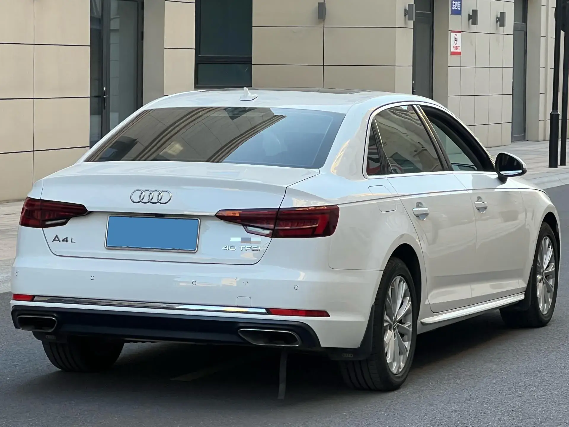 2019 AUDI A4L thumbnail 4