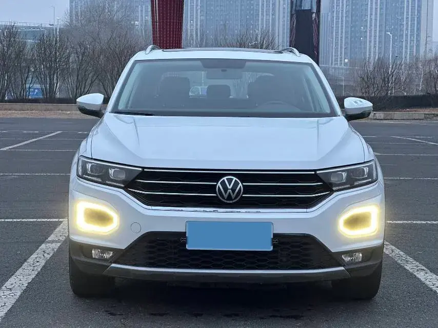2022 VOLKSWAGEN T-ROC thumbnail 2