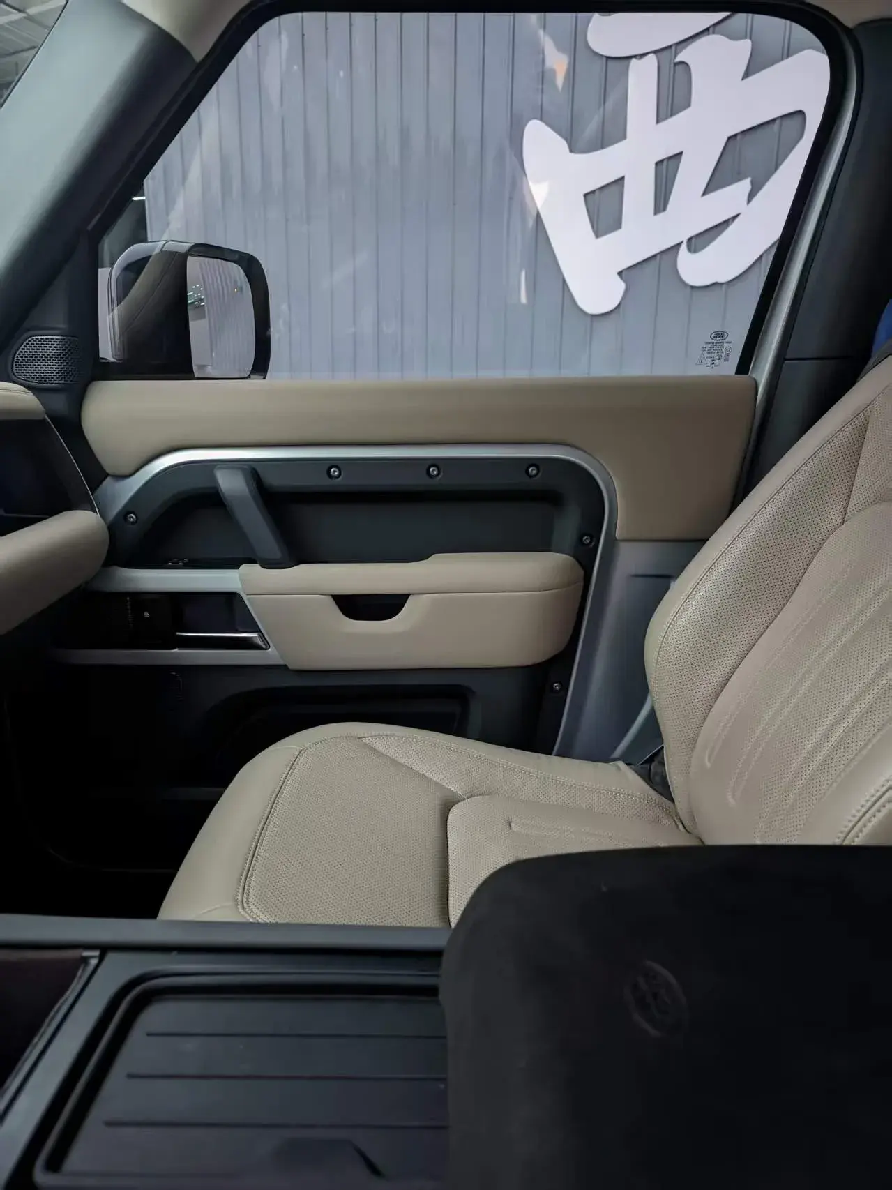 2021 LAND ROVER thumbnail 4