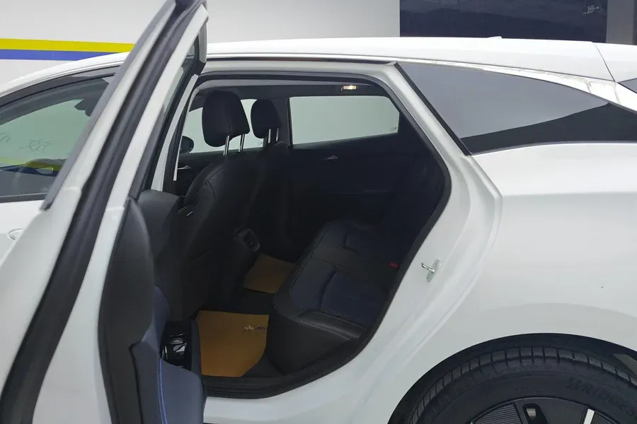 2022 Buick Velite 6 BEV 61.1KWH,autocango,china used car exporter,china ev exporter,chinese used car exporter,chinese used ev exporter