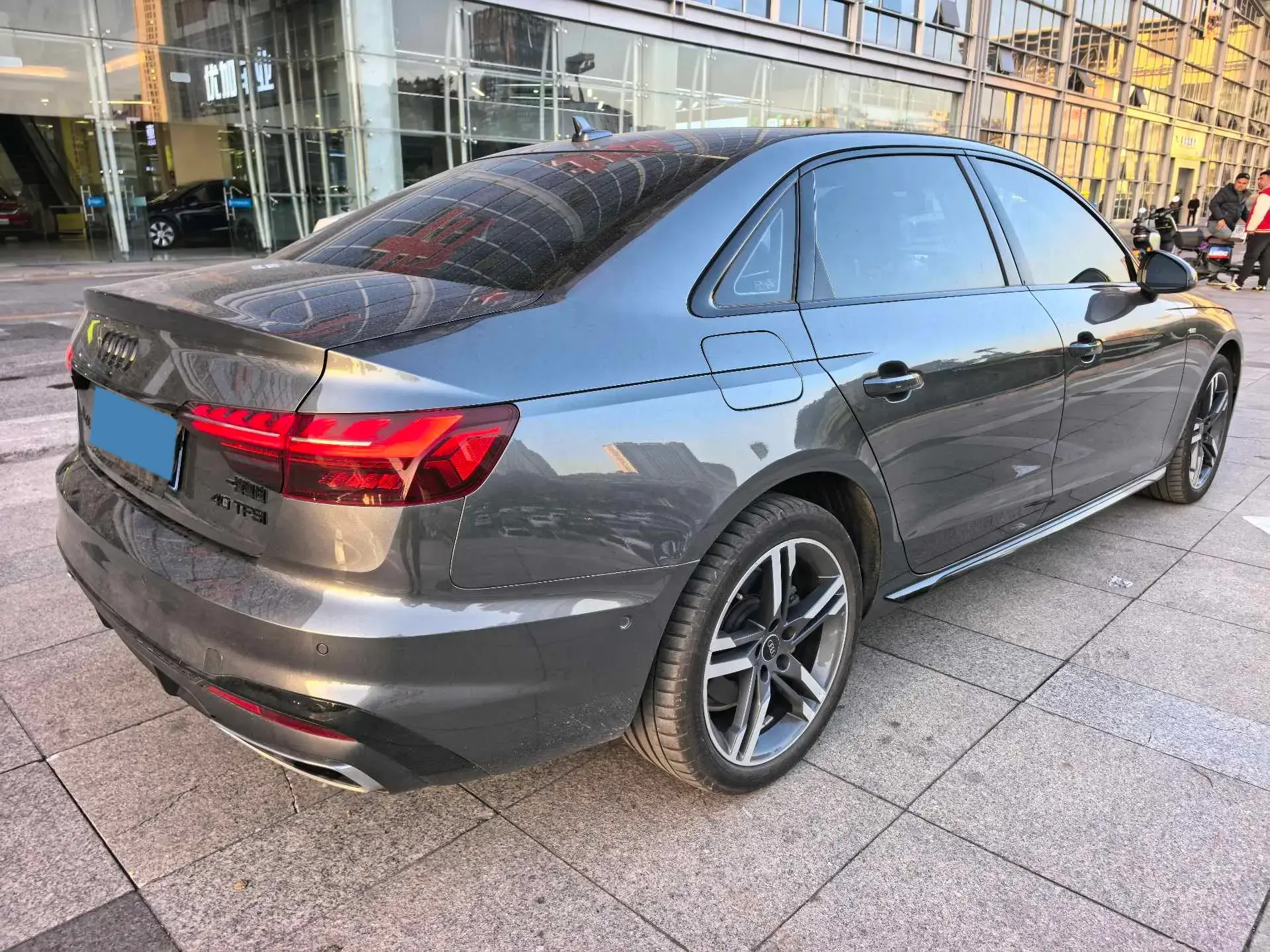 2022 AUDI A4L thumbnail 4