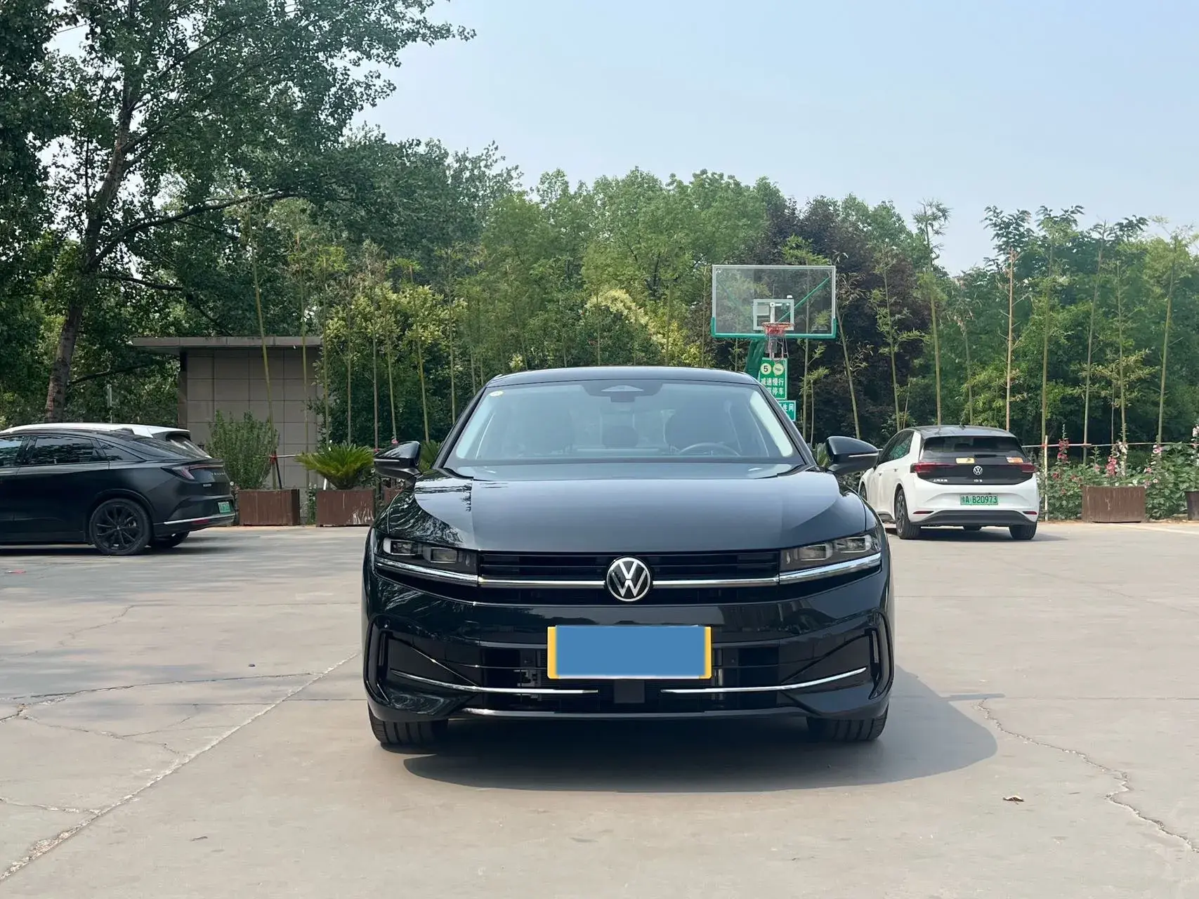 2024 VOLKSWAGEN MAGOTAN thumbnail 2