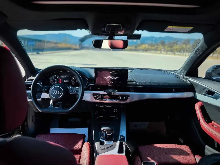 2021 Audi A4L 2.0T 190HP L4 7DCT,autocango,china used car exporter,china ev exporter,chinese used car exporter,chinese used ev exporter