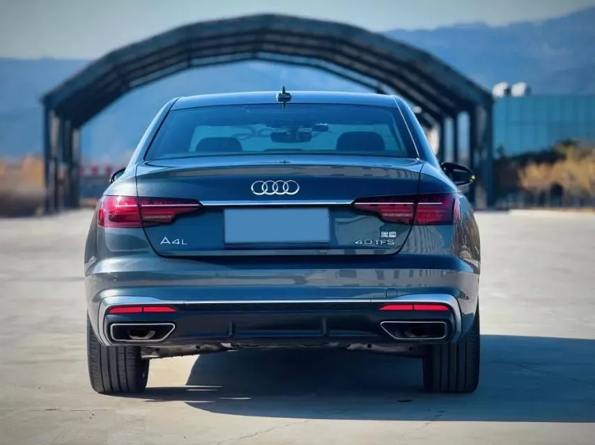 2021 Audi A4L 2.0T 190HP L4 7DCT,autocango,china used car exporter,china ev exporter,chinese used car exporter,chinese used ev exporter