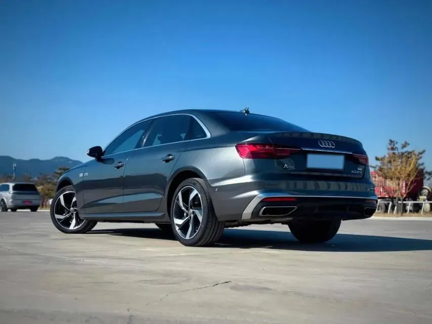 2021 Audi A4L 2.0T 190HP L4 7DCT,autocango,china used car exporter,china ev exporter,chinese used car exporter,chinese used ev exporter