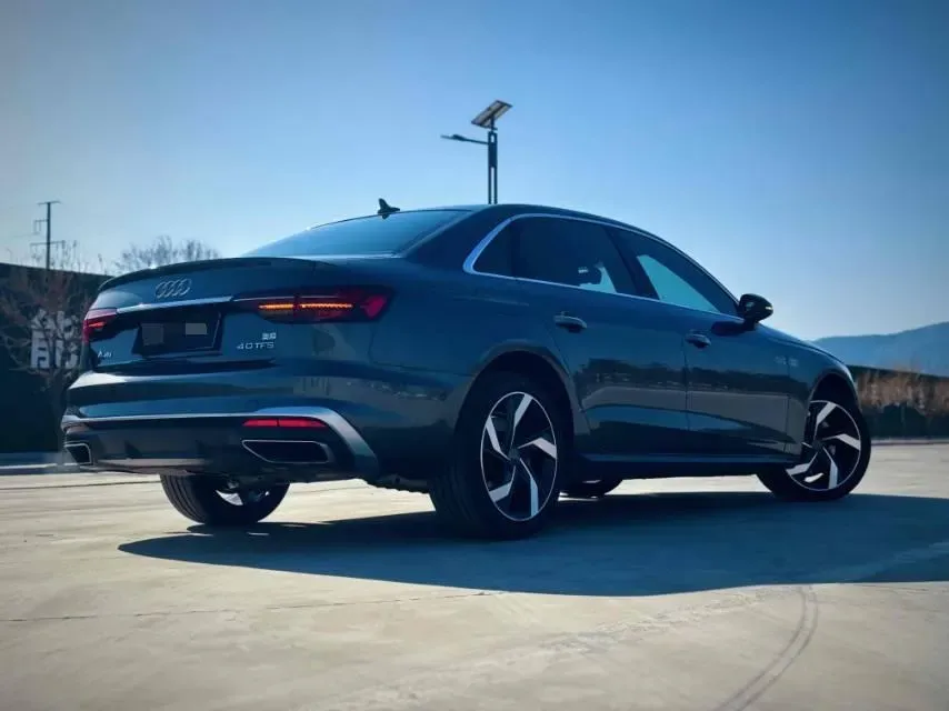 2021 Audi A4L 2.0T 190HP L4 7DCT,autocango,china used car exporter,china ev exporter,chinese used car exporter,chinese used ev exporter