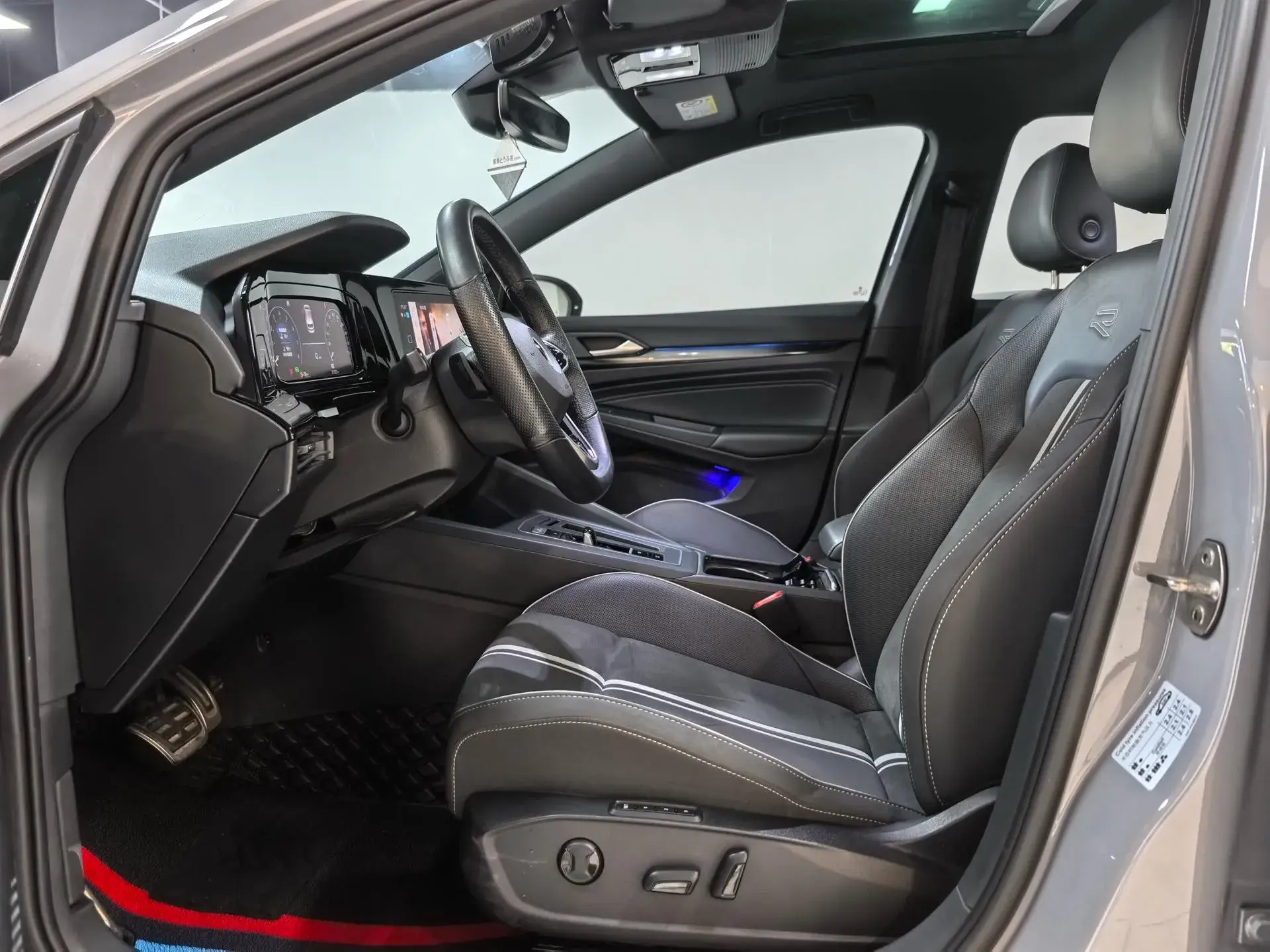 2021 VOLKSWAGEN GOLF thumbnail 3