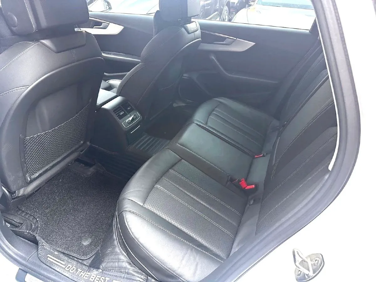 2020 Audi A4L 2.0T 190HP L4 7DCT,autocango,china used car exporter,china ev exporter,chinese used car exporter,chinese used ev exporter