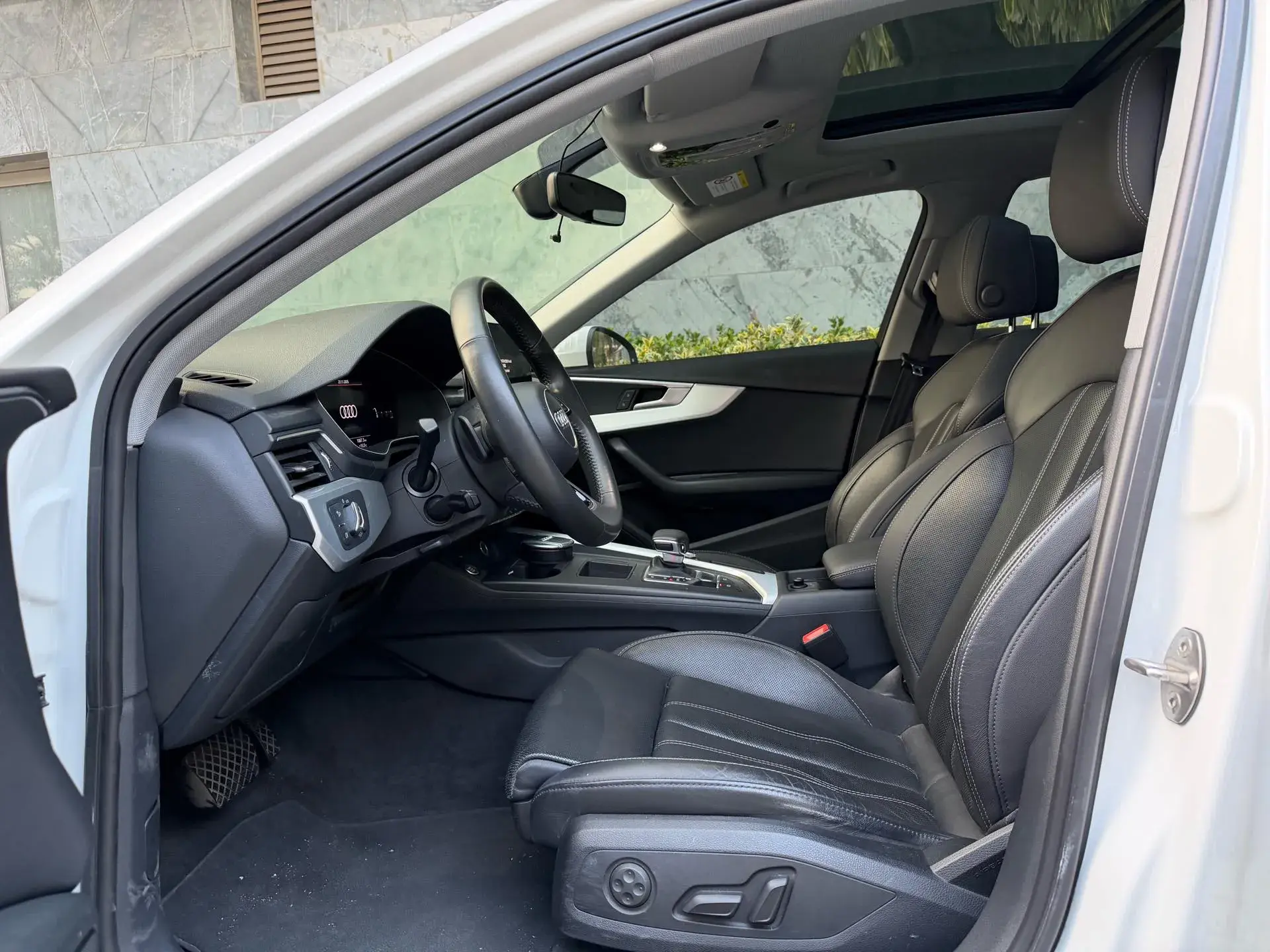 2020 AUDI A4L thumbnail 4