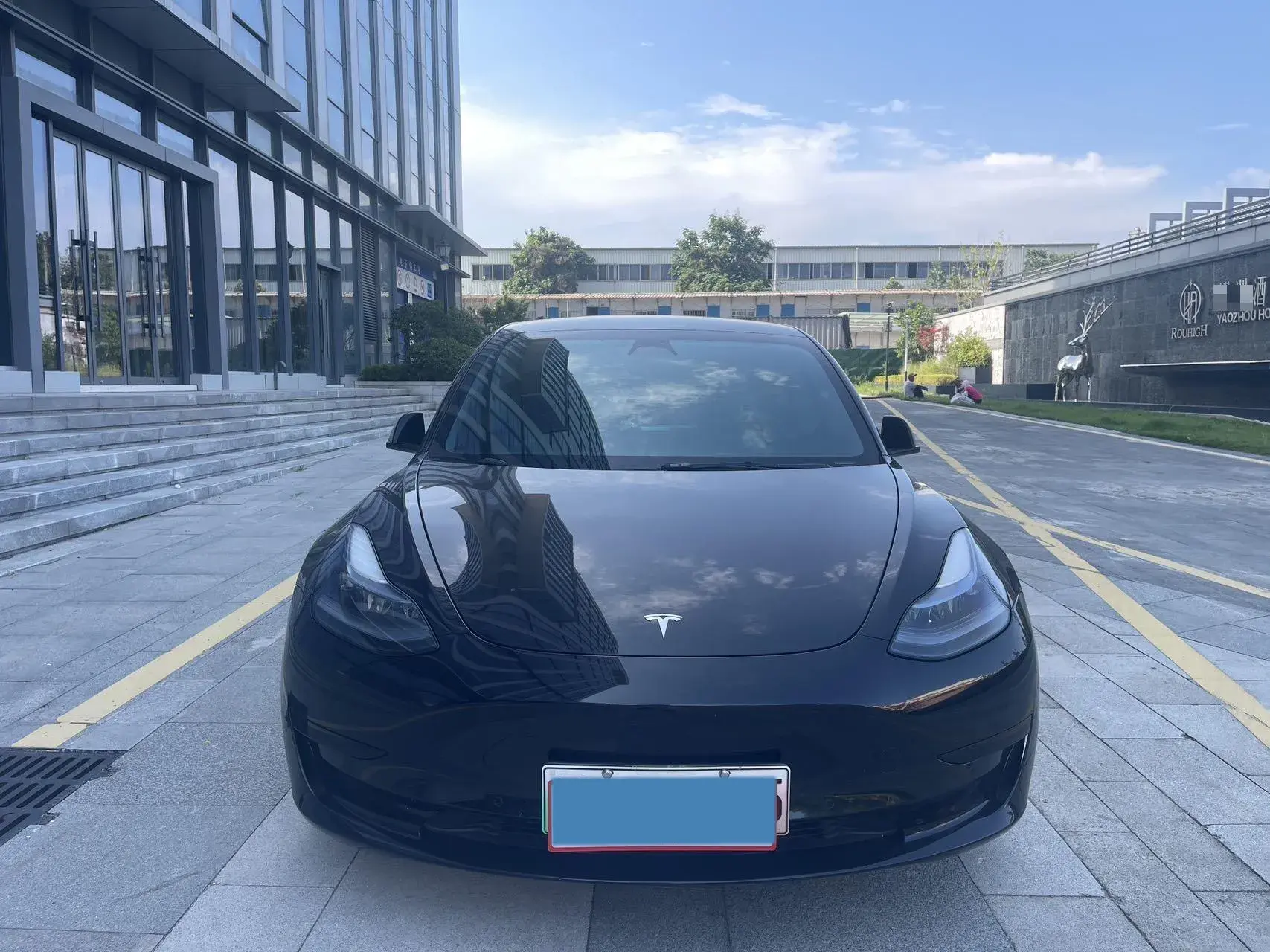 2022 TESLA MODEL thumbnail 2