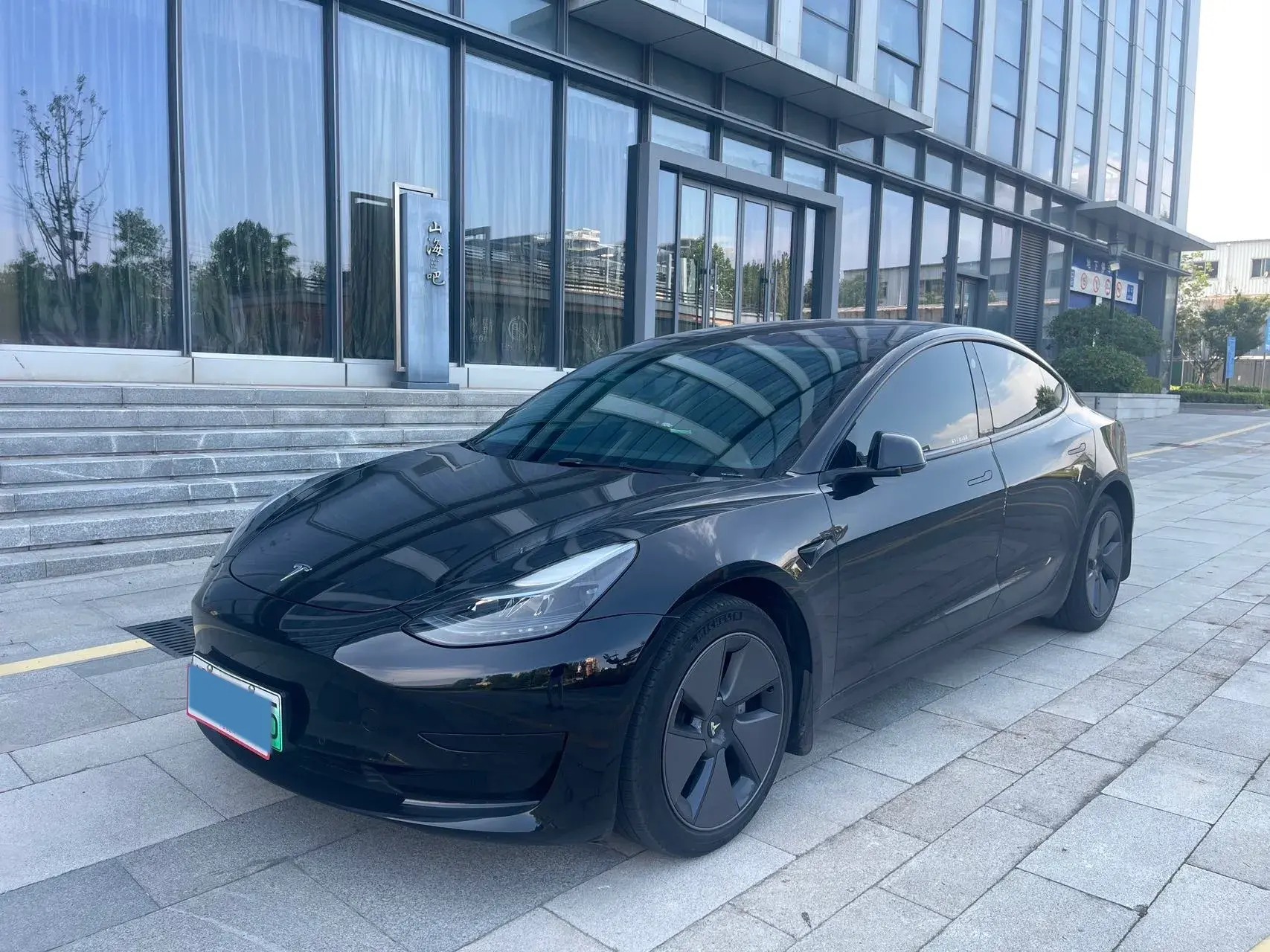 2022 TESLA MODEL view 1