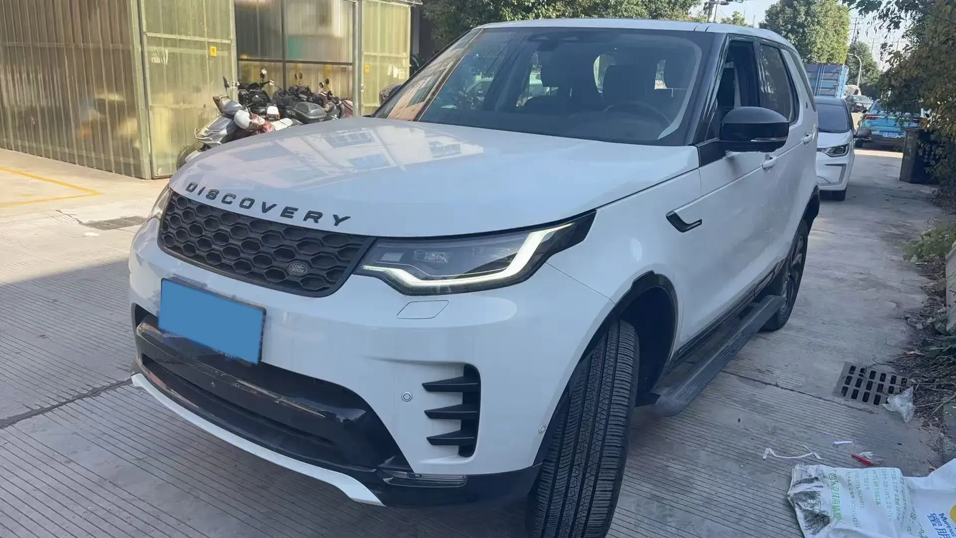 2021 LAND ROVER view 1
