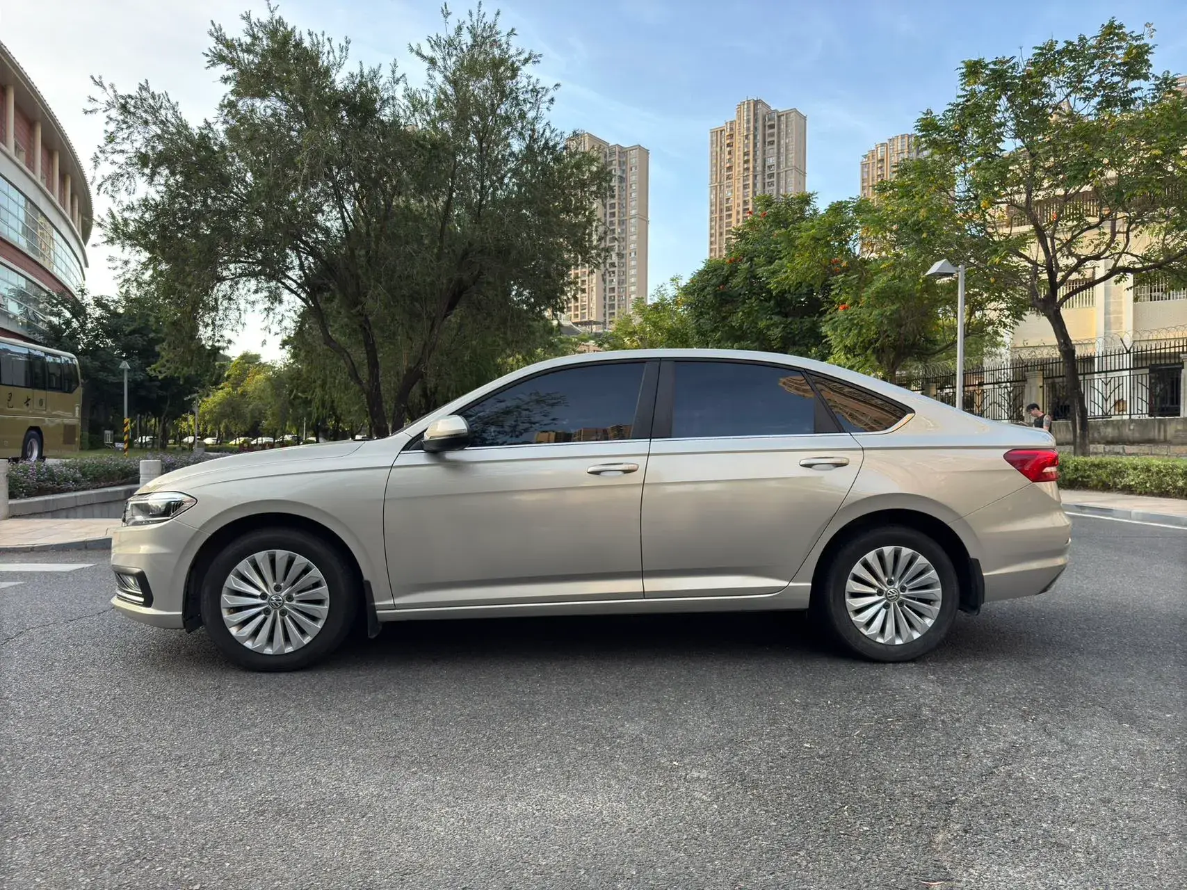 2018 VOLKSWAGEN LAVIDA thumbnail 4